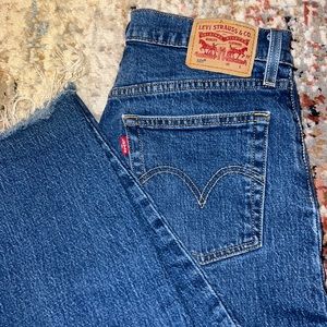 Levi 501’s dark wash jeans